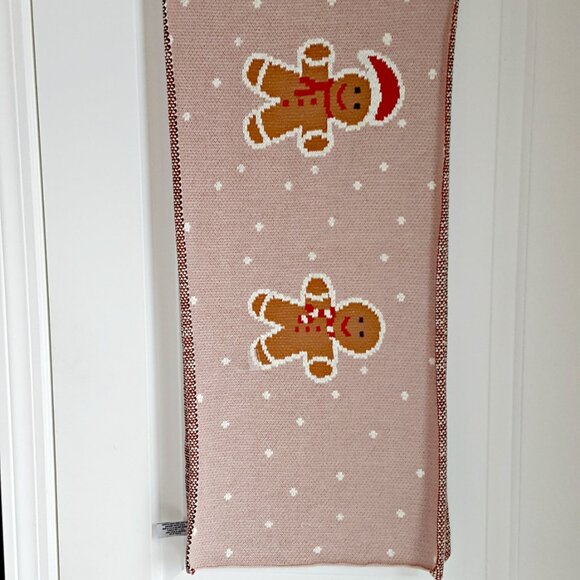 NEW! KNIT 16" x 72" GINGERBREAD MAN TABLE RUNNER - Picture 3 of 5